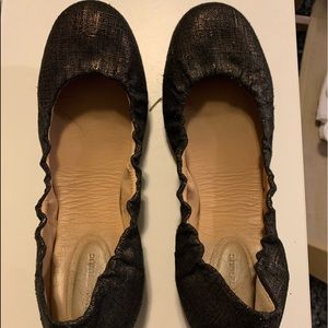 Banana Republic black and gold flats